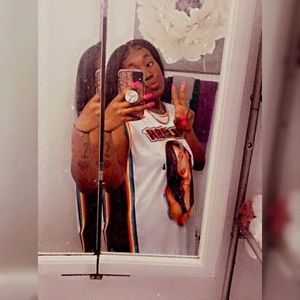 Meet your Posher, Kayla